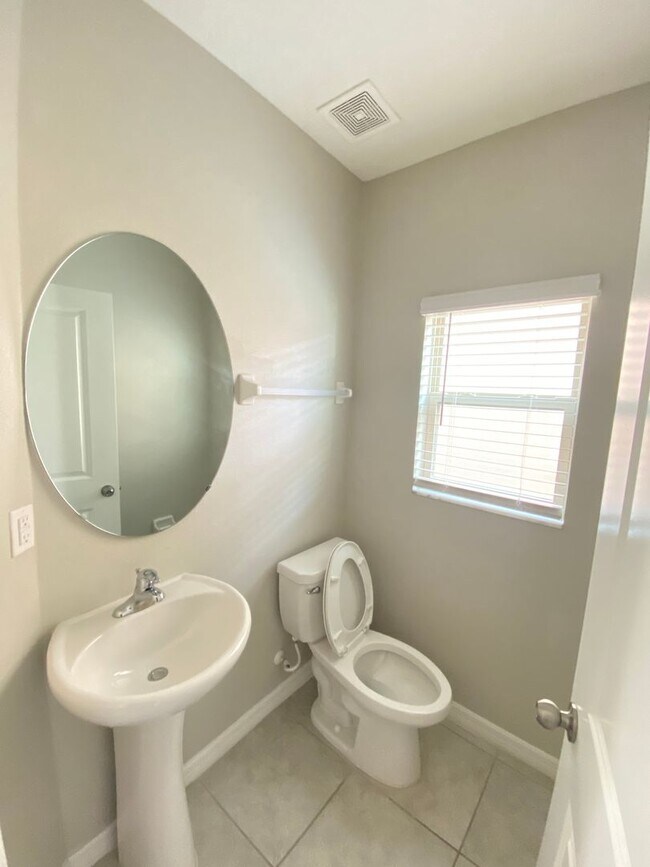 Building Photo - 7012 Samuel Ivy Dr