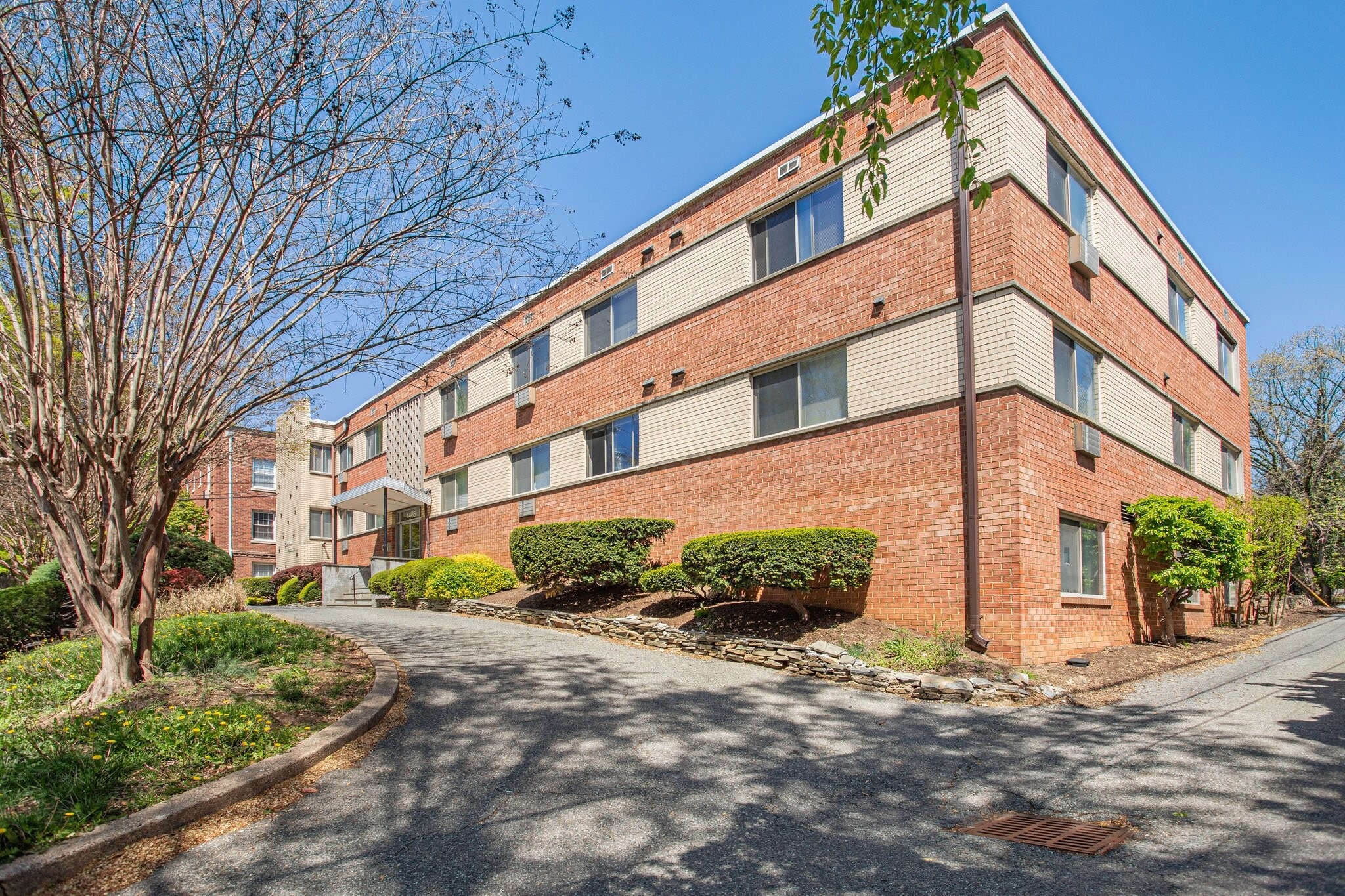 Building Photo - 4465 MacArthur Blvd NW