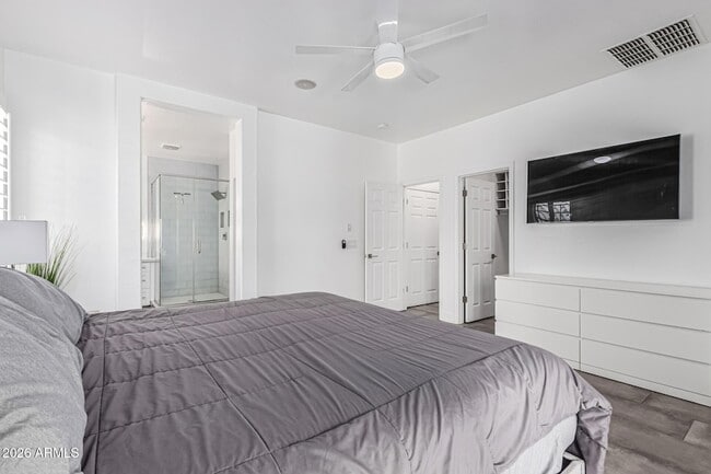 Building Photo - 3777 E Vallejo Dr