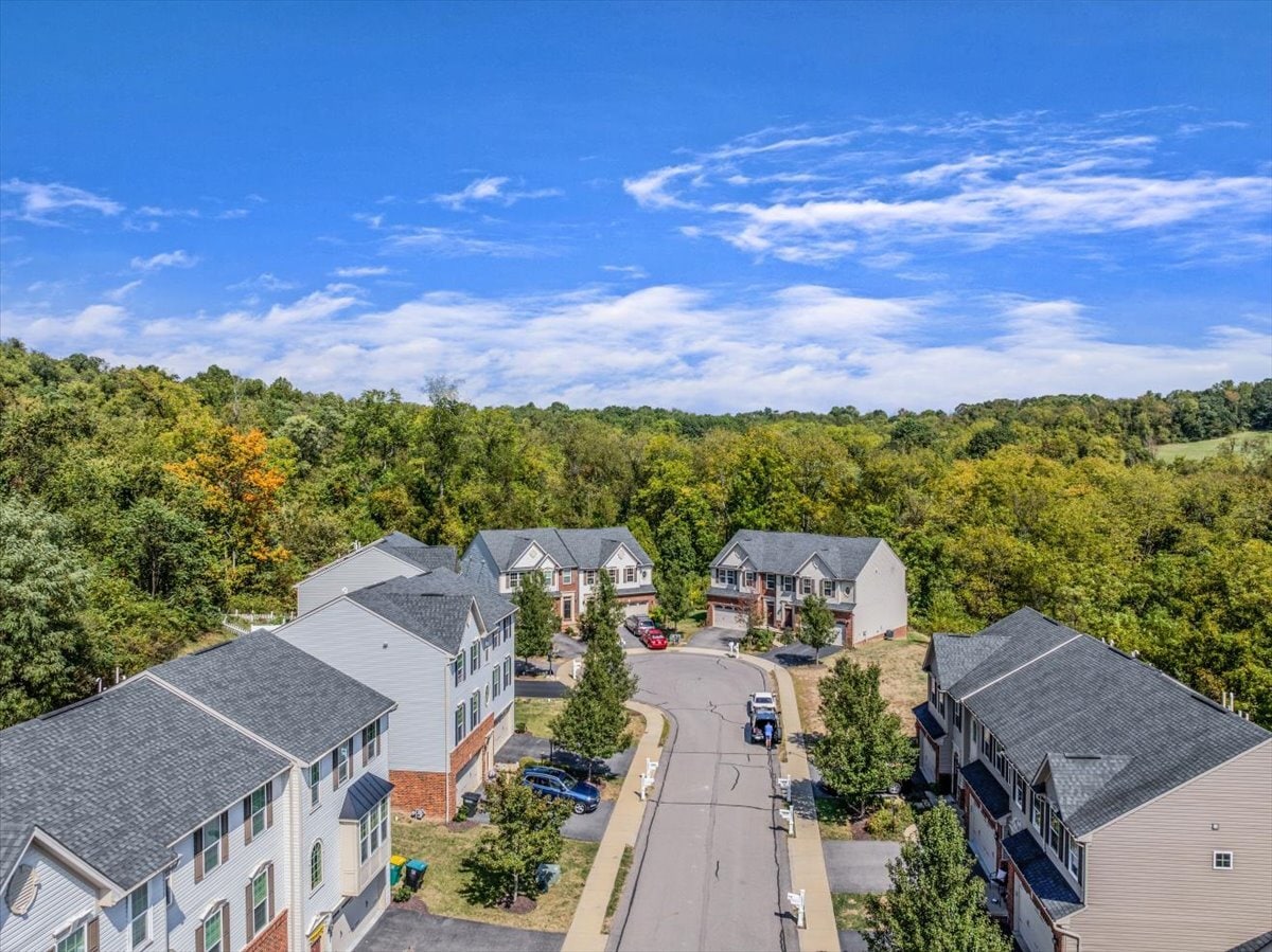Building Photo - 8059 Hinsdale Ln