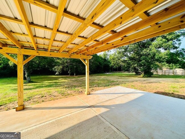 Building Photo - 112 White Cir
