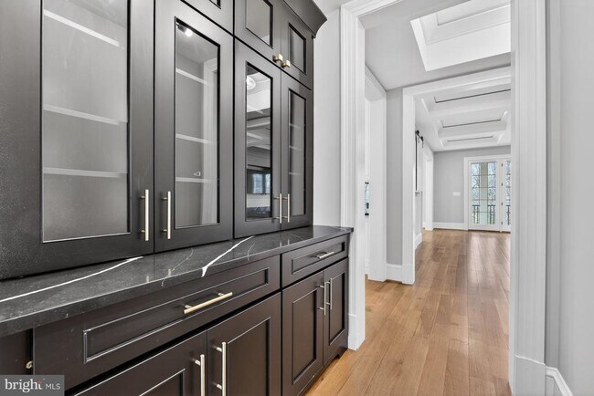 Building Photo - 7002 River Oaks Dr