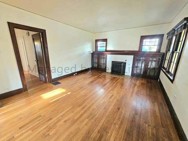 Building Photo - 223 NE 62nd Ave