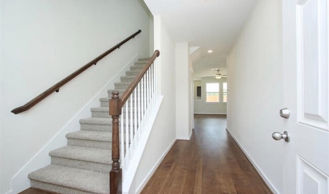 Building Photo - 208 Lisa Marie Dr
