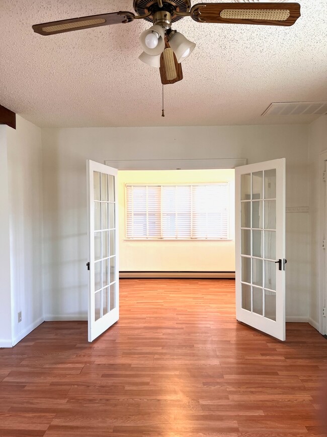 Building Photo - 1322 Lake Ave