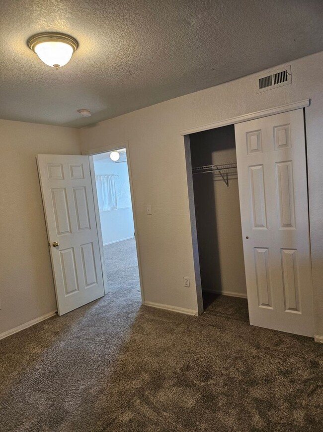 Building Photo - ALL PROSPECTIVE TENANTS MUST SUBMIT A $58 NON-REFUNDABLE APPLICATION FEE PER APPLICANT ONLINE AND...