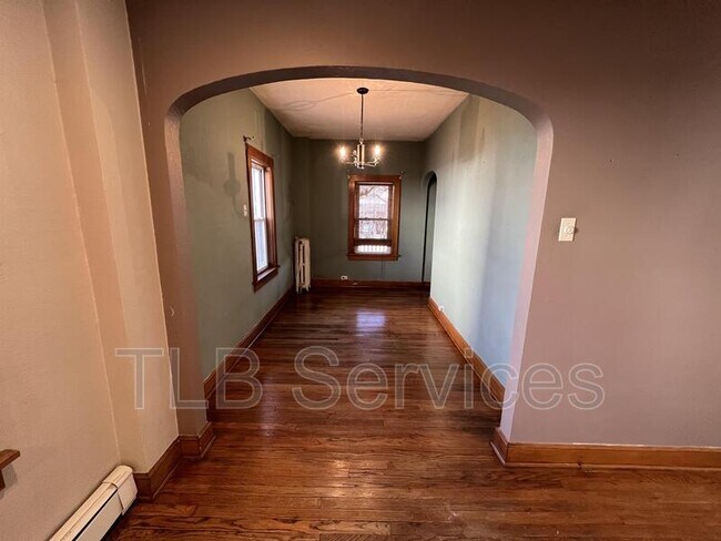 Building Photo - 221 3rd St