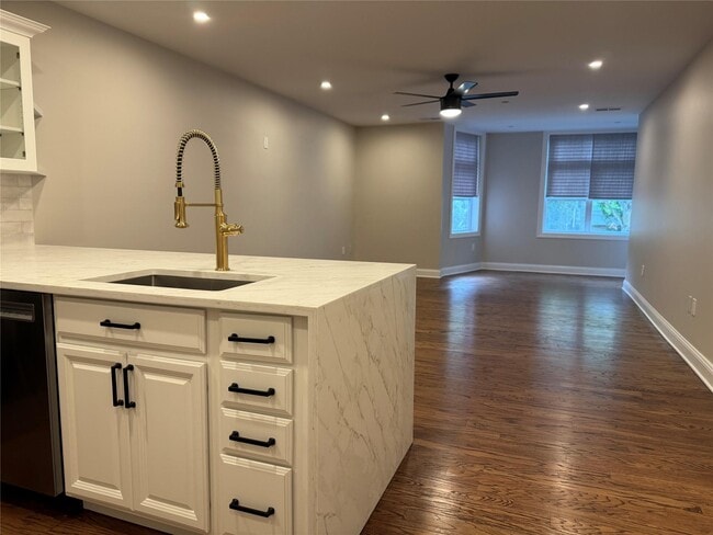 Building Photo - 3111 Leeward Dr