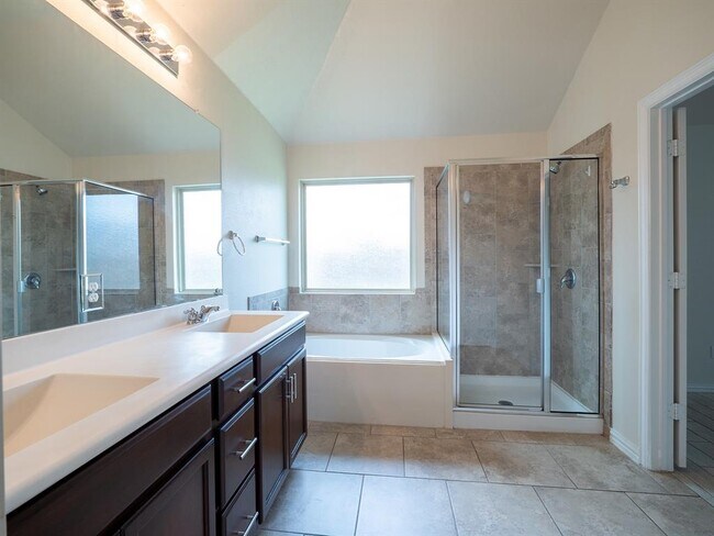 Building Photo - 238 Travertine Trail