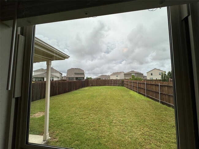 Building Photo - 250 Zuma Dr