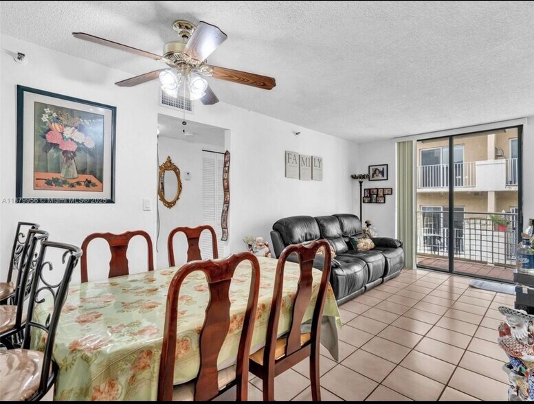 Building Photo - 546 SW 1st St