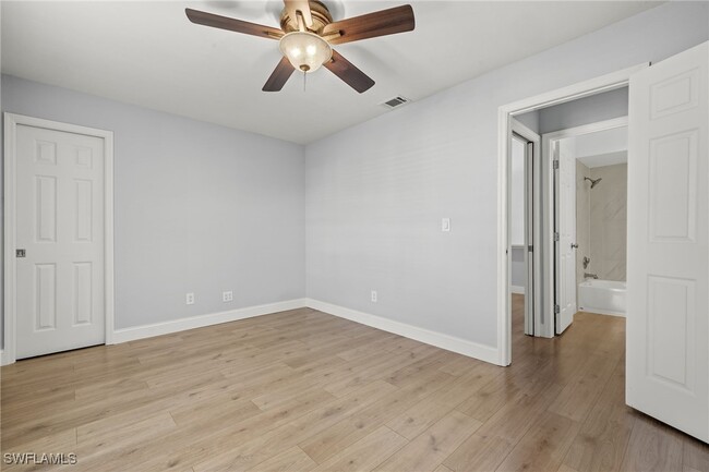Building Photo - 1518 SW Courtyards Ln