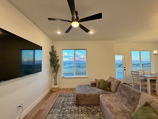 Building Photo - 2722 Blue Dawn Ln