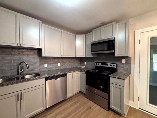 Building Photo - 575 Countrytown Dr