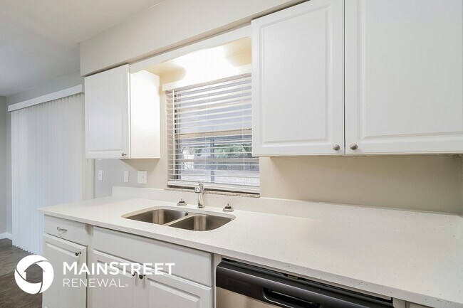 Building Photo - 1456 Coronet Dr