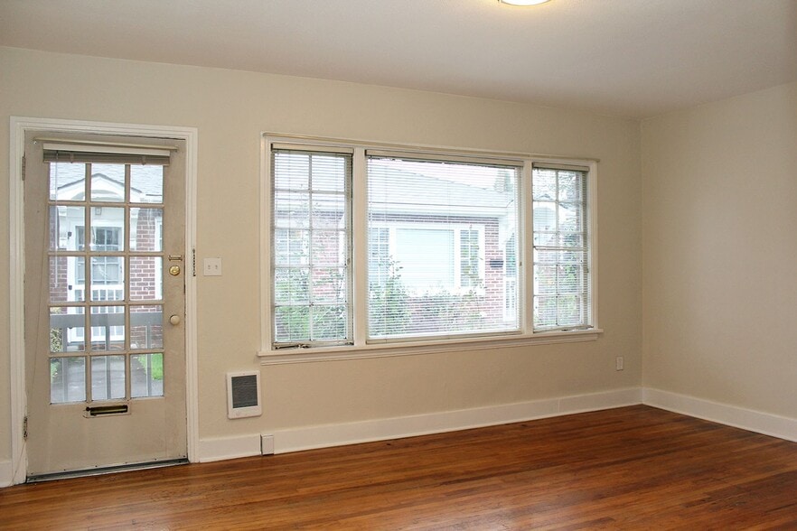 Building Photo - 1007 NE Tillamook St