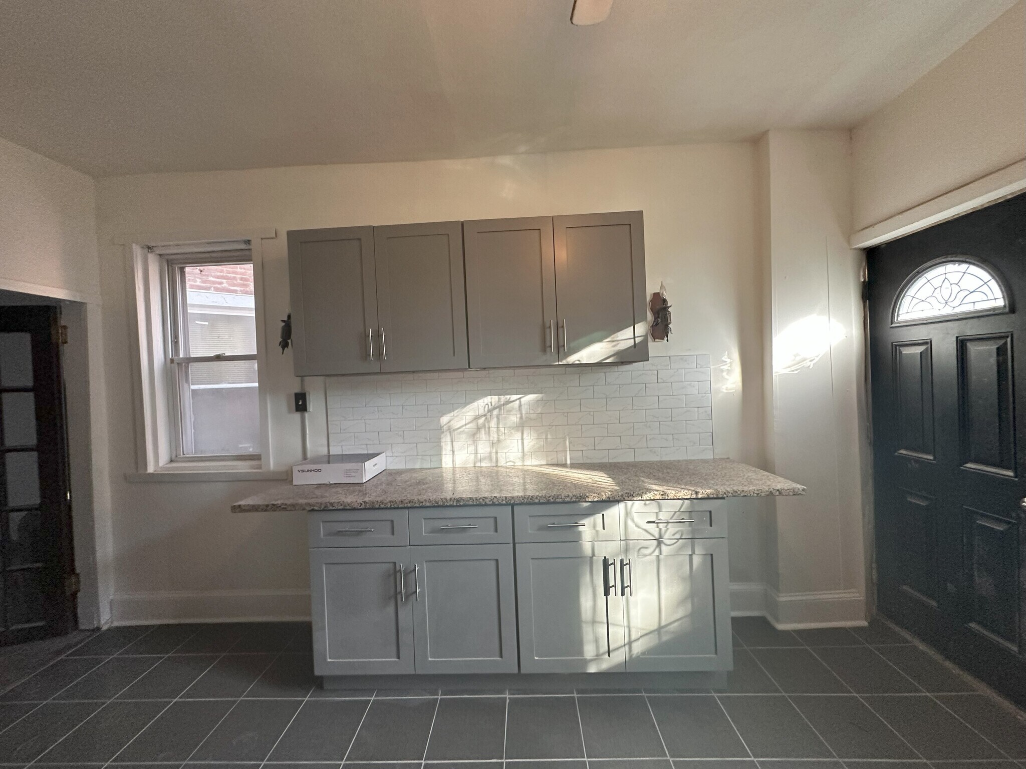 Building Photo - 39 S Farragut St