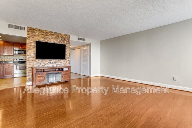 Building Photo - 6301 Stevenson Ave