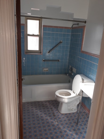 Building Photo - 3403 Hanna Ave