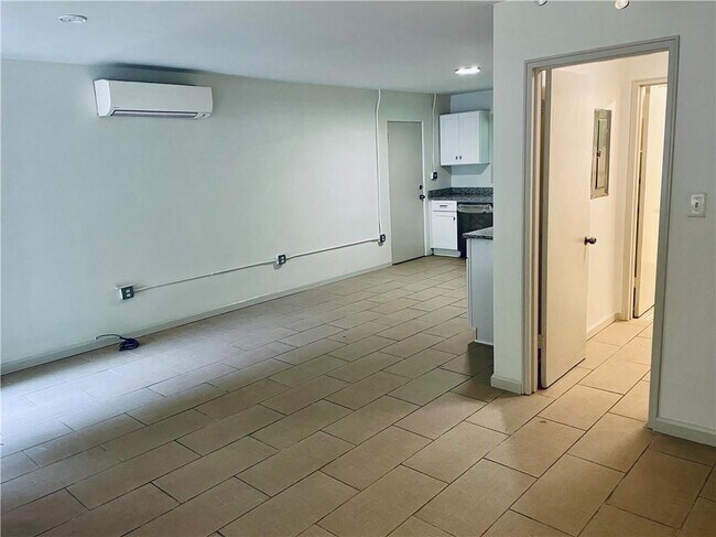 Building Photo - 1718 Dunlap Ave