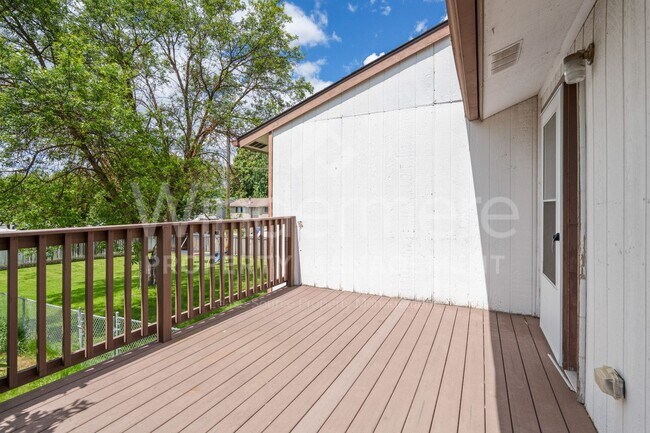 Building Photo - 802 S Calvin Rd