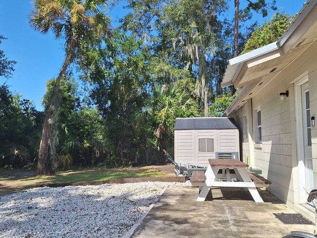 Building Photo - 3BR 2BA EDGEWATER HOME FOR RENT, HALF ACRE...