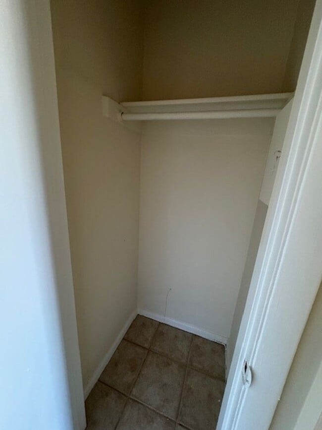 Building Photo - Adorable 3 Bedroom 2 Bath Home w/one car attached garage