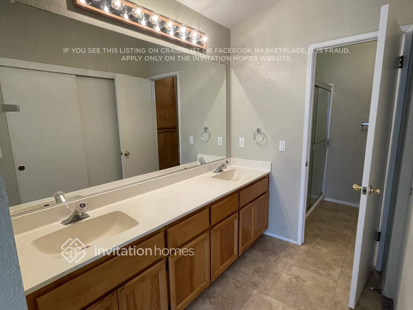 Building Photo - 3704 Pinehill Way