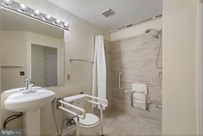 Building Photo - 8901 Stone Creek Pl