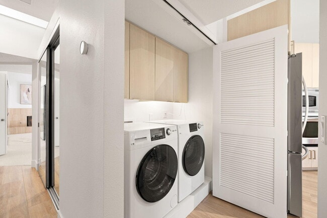 Building Photo - 47 N Kavenish Dr