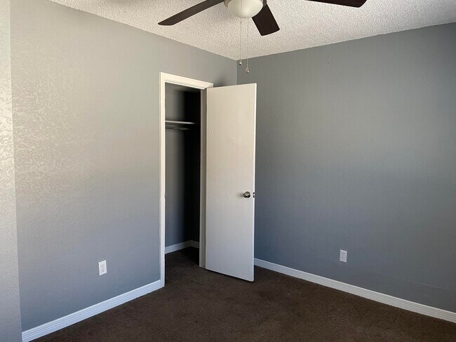 Building Photo - 8137 Staghorn Dr