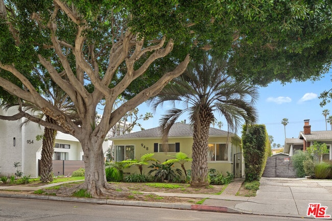 Building Photo - 948 20th St