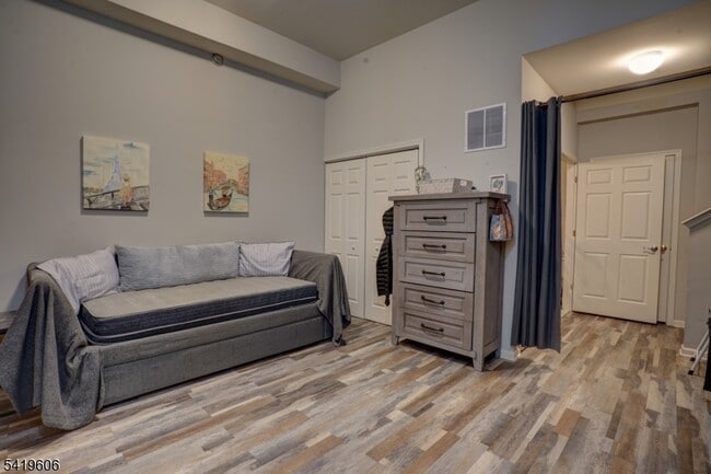 Building Photo - 119 Conover Terrace