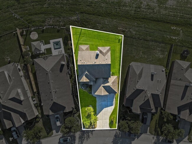 Building Photo - 91 West Wading Pond Circle