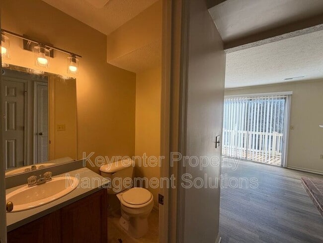 Building Photo - 700 Rife Rd