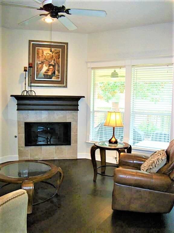 Building Photo - 435 N Rivershire Dr