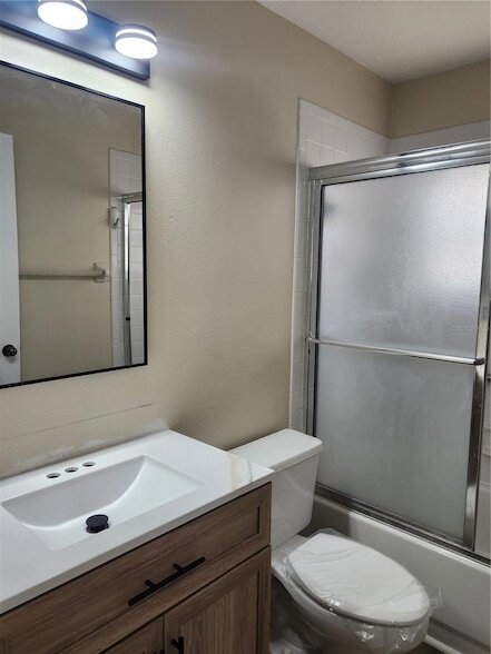 Building Photo - 6327 Green Oaks Cir