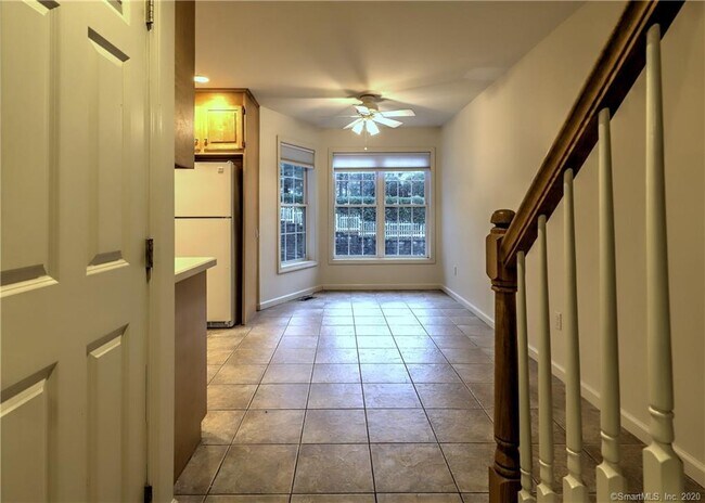 Building Photo - 60 Grove St