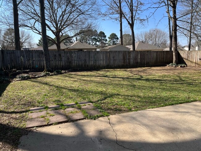 Building Photo - 211 Rodney Guthrie Dr