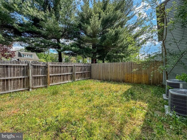 Building Photo - 38 Hopewell Ln
