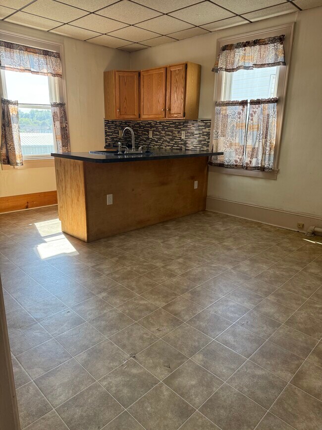 Building Photo - 1829 Main Street-3