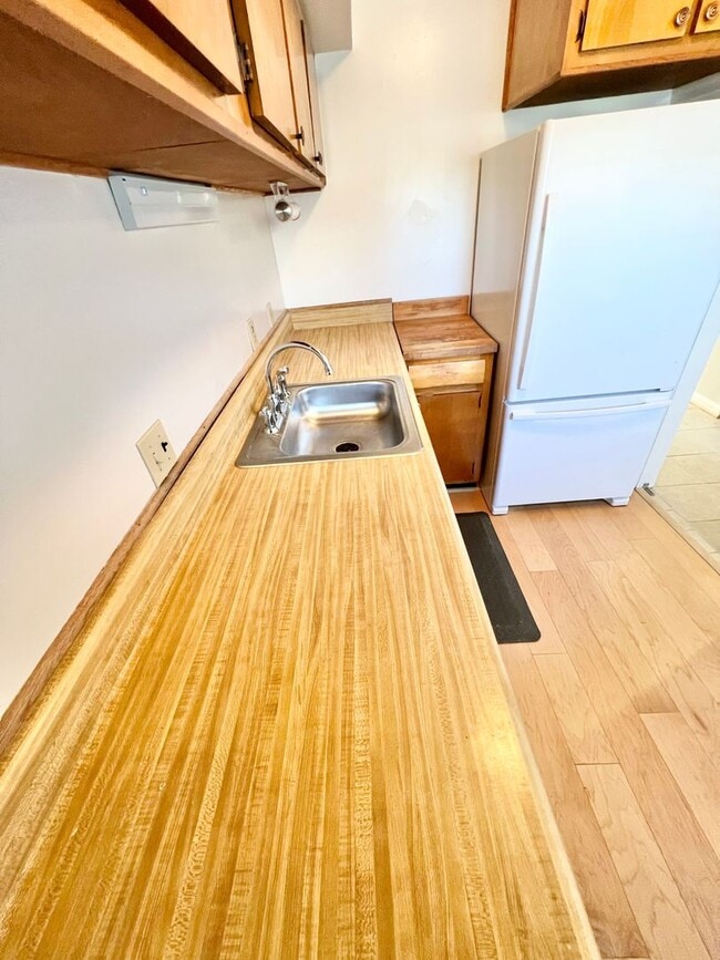 Building Photo - ***Waterfront Condo W/S/T INCLUDED!