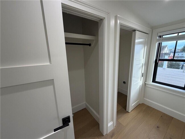 Building Photo - 9-9 Dearborn St