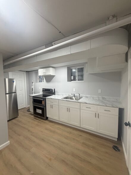 Kitchen - 175 Laurel Ave