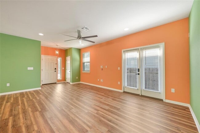 Building Photo - 448 Triumph Rd
