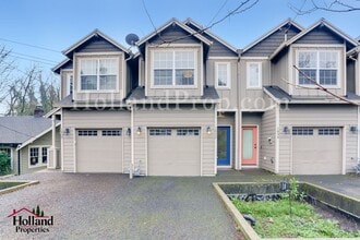 Building Photo - Stylish 3-Bedroom Portland Home with Fireplace, Garage & Modern Conveniences