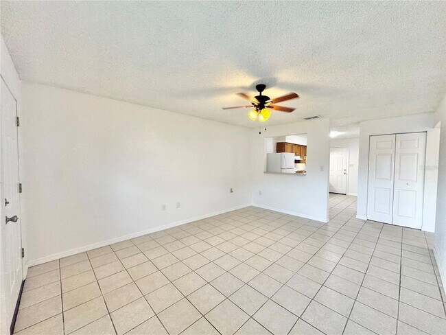 Building Photo - 2559 Elm Ave
