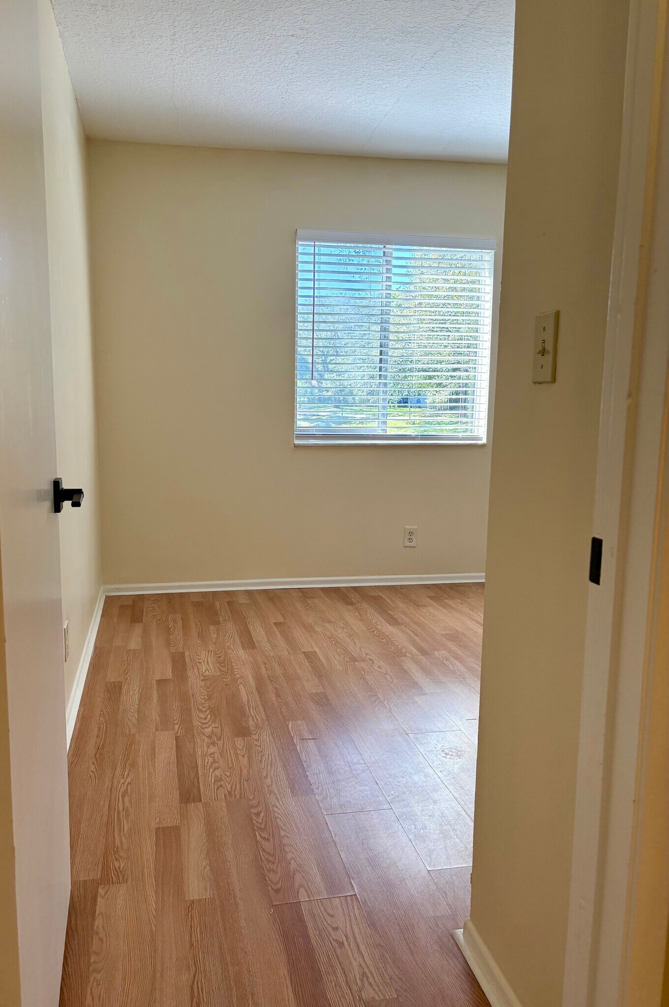 Building Photo - 2717 S Oakland Forest Dr