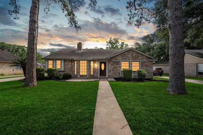 Building Photo - 1015 Rock Canyon Dr