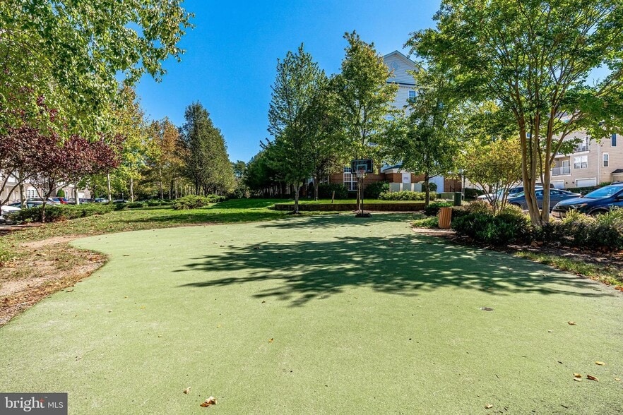 Building Photo - 24701 Byrne Meadow Sq